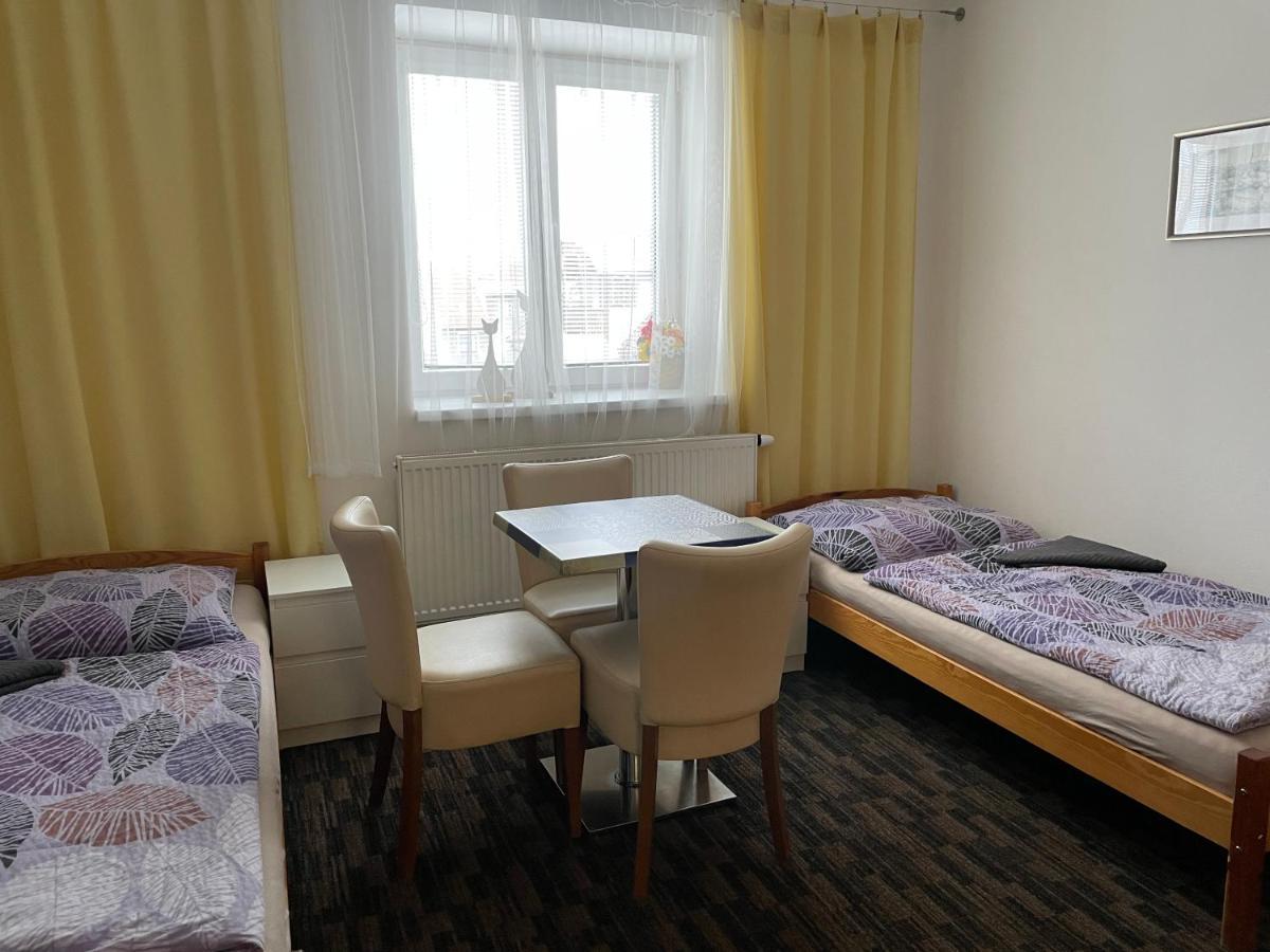 Cetnicka Stanice Hluboka Hluboká nad Vltavou Extérieur photo