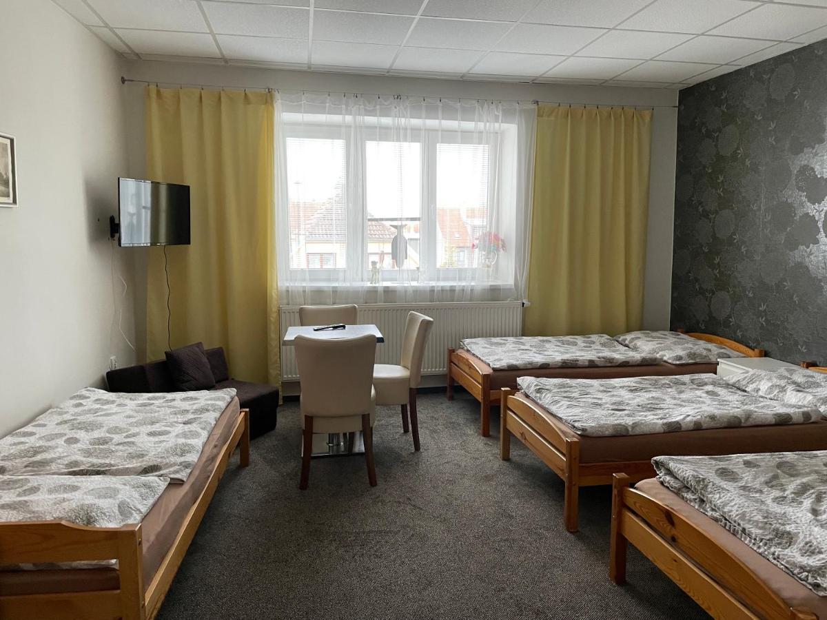 Cetnicka Stanice Hluboka Hluboká nad Vltavou Extérieur photo