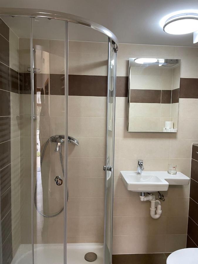 Cetnicka Stanice Hluboka Hluboká nad Vltavou Extérieur photo