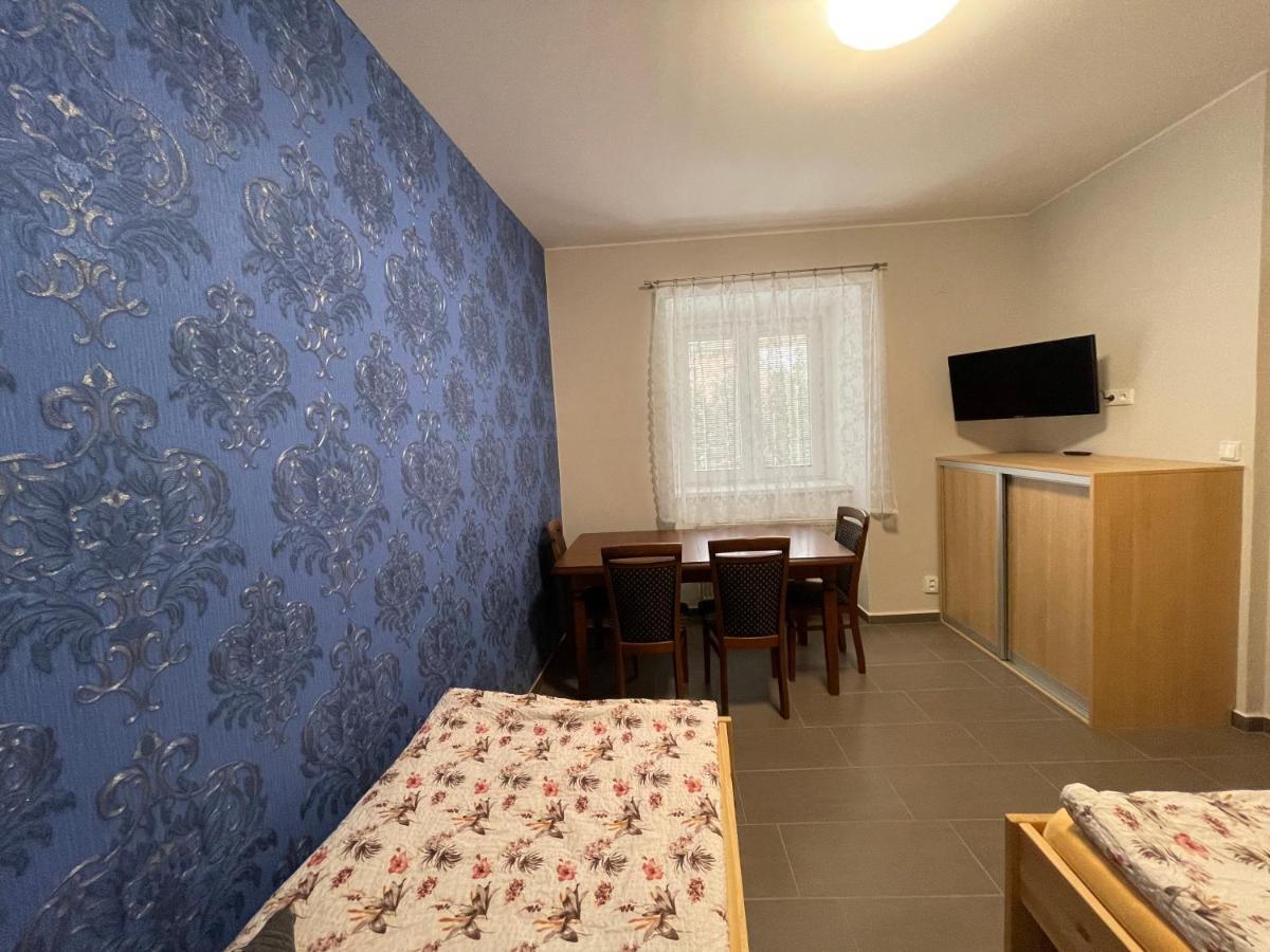 Cetnicka Stanice Hluboka Hluboká nad Vltavou Extérieur photo
